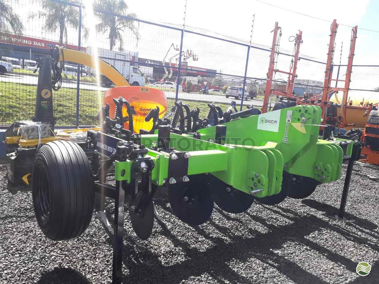 IMPLEMENTOS AGRICOLAS DESCOMPACTADOR AREADOR DE SOLO Tratorauto Tratores - Landini UBERLANDIA MINAS GERAIS MG